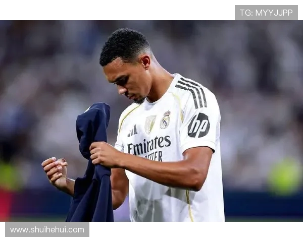 阿诺德与卡瓦哈尔重返训练场力拼复出国家德比成焦点大战